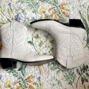 UO Lynn White Cowboy Boots